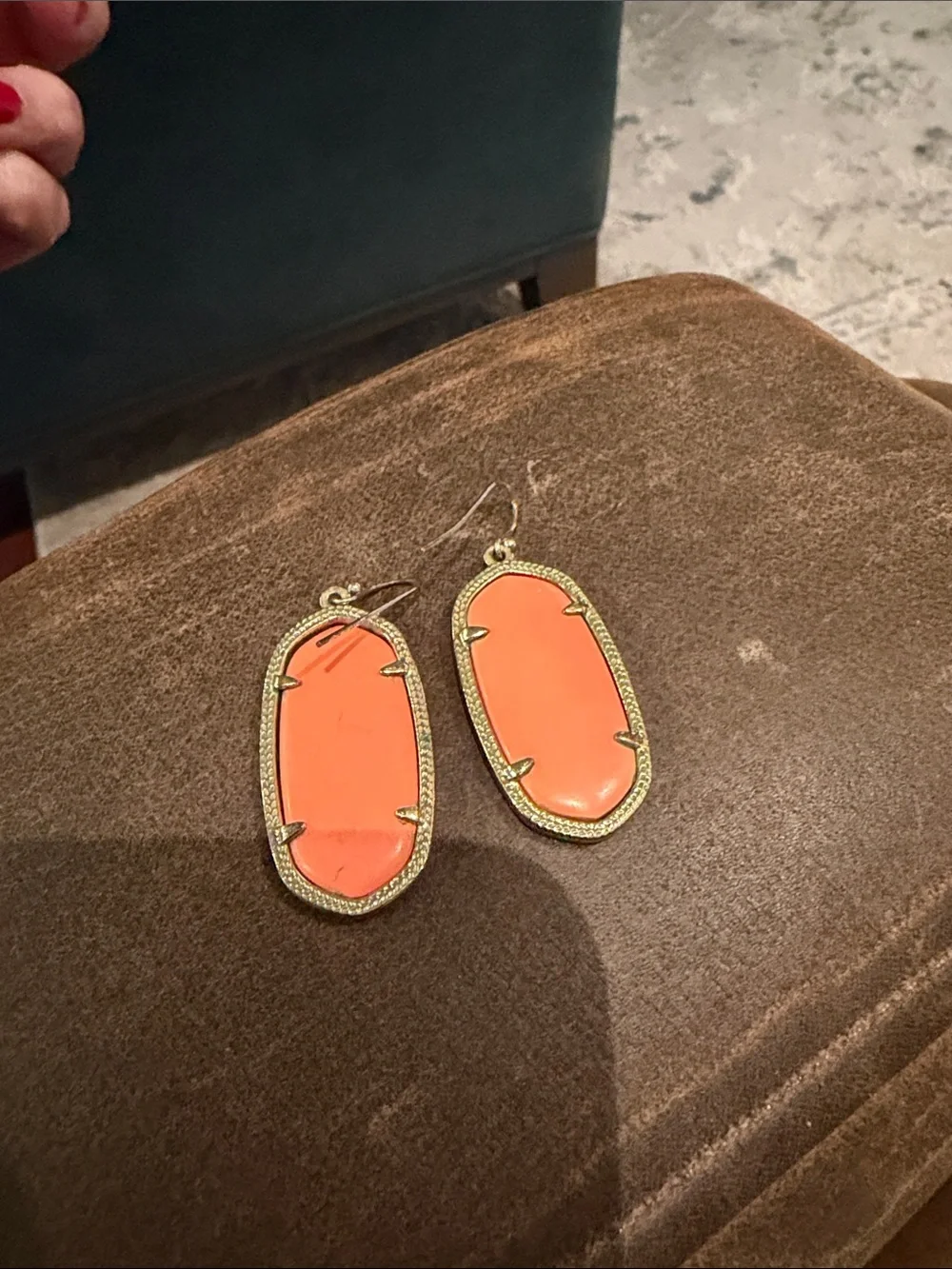 Vtg Kendra Scott Elle Earrings in Coral